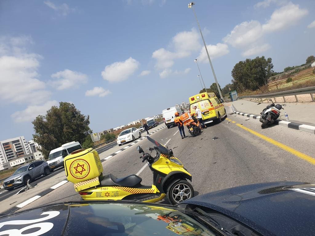 כביש 57 : רוכבת אופנוע נפצעה בינוני מתאונת דרכים סמוך לכפר יונה