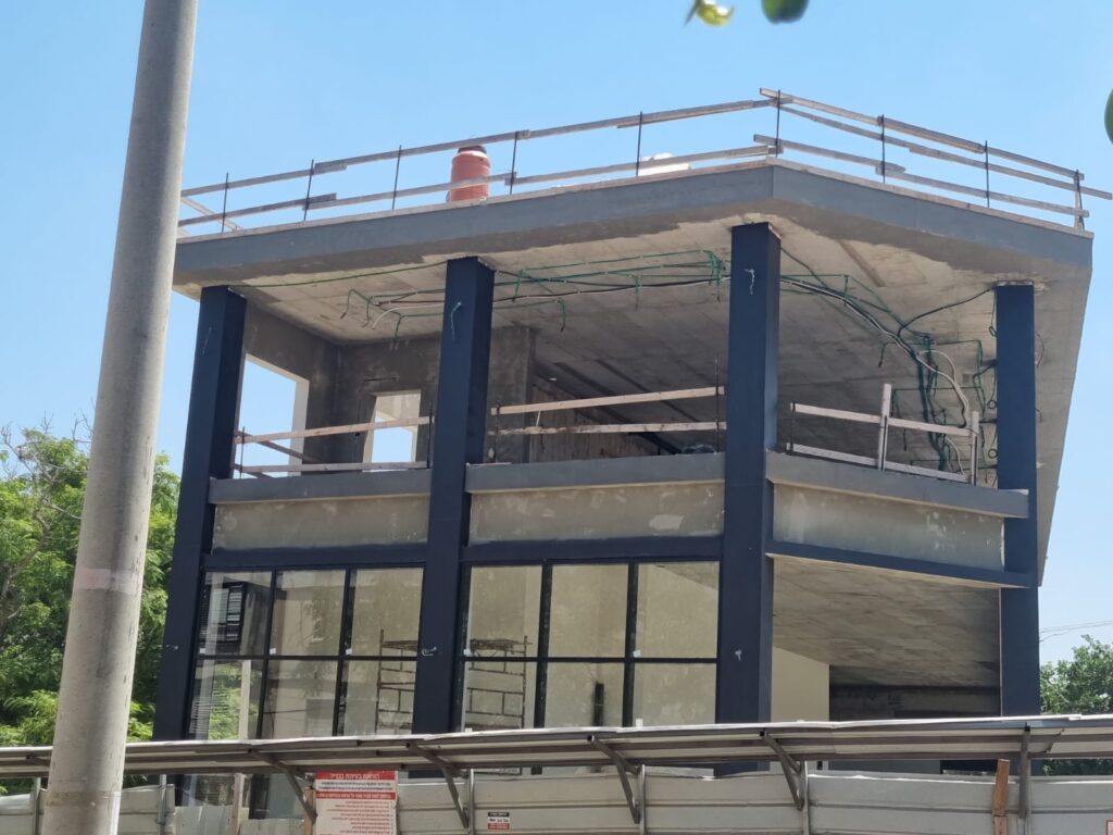 פיל לבן באבן יהודה
