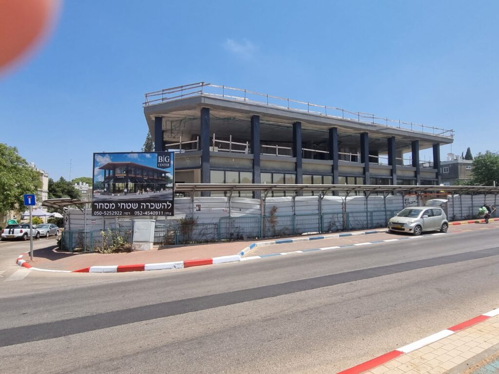 פיל לבן באבן יהודה